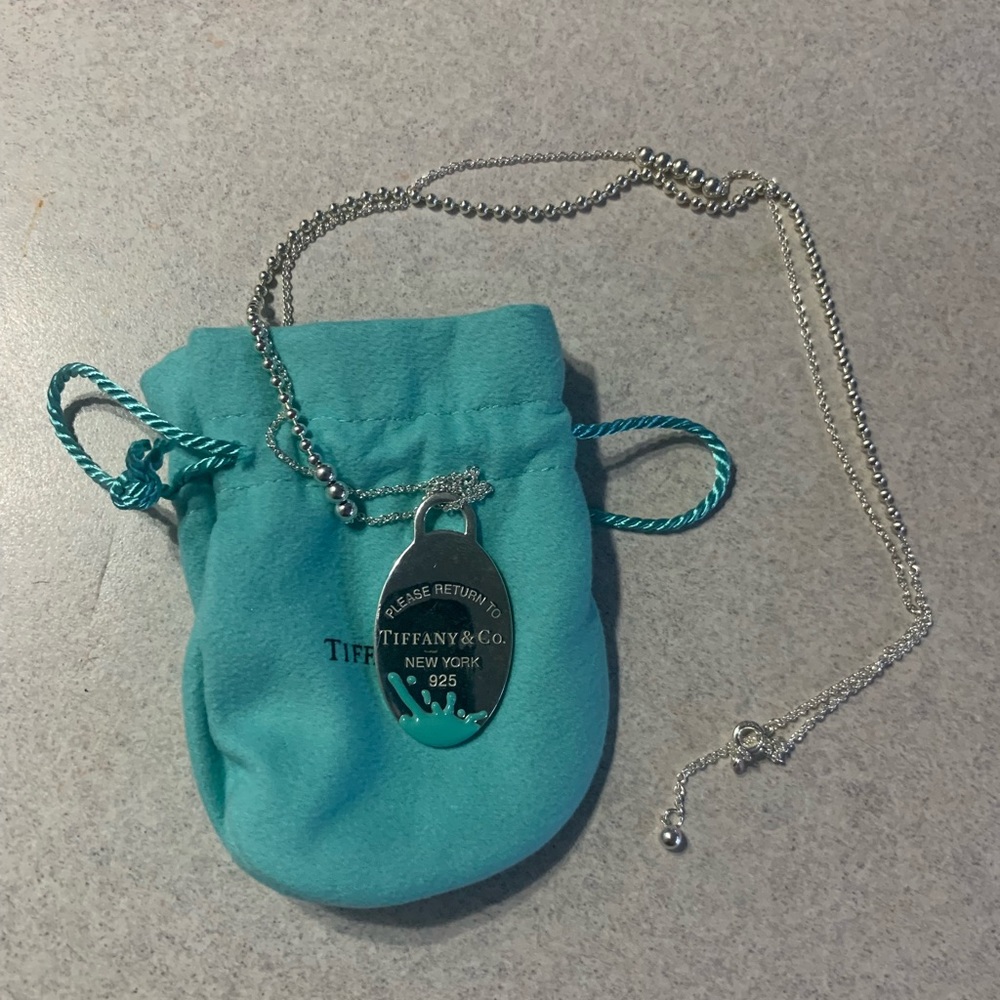 Sterling Silver Enamel Return to
Tiffany Color Splash Oval Tag